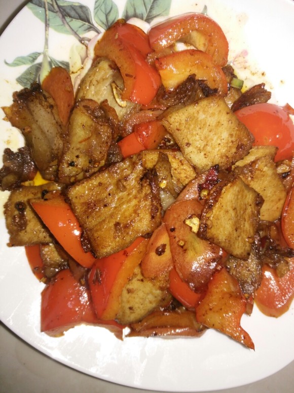 回锅肉炒胡萝卜