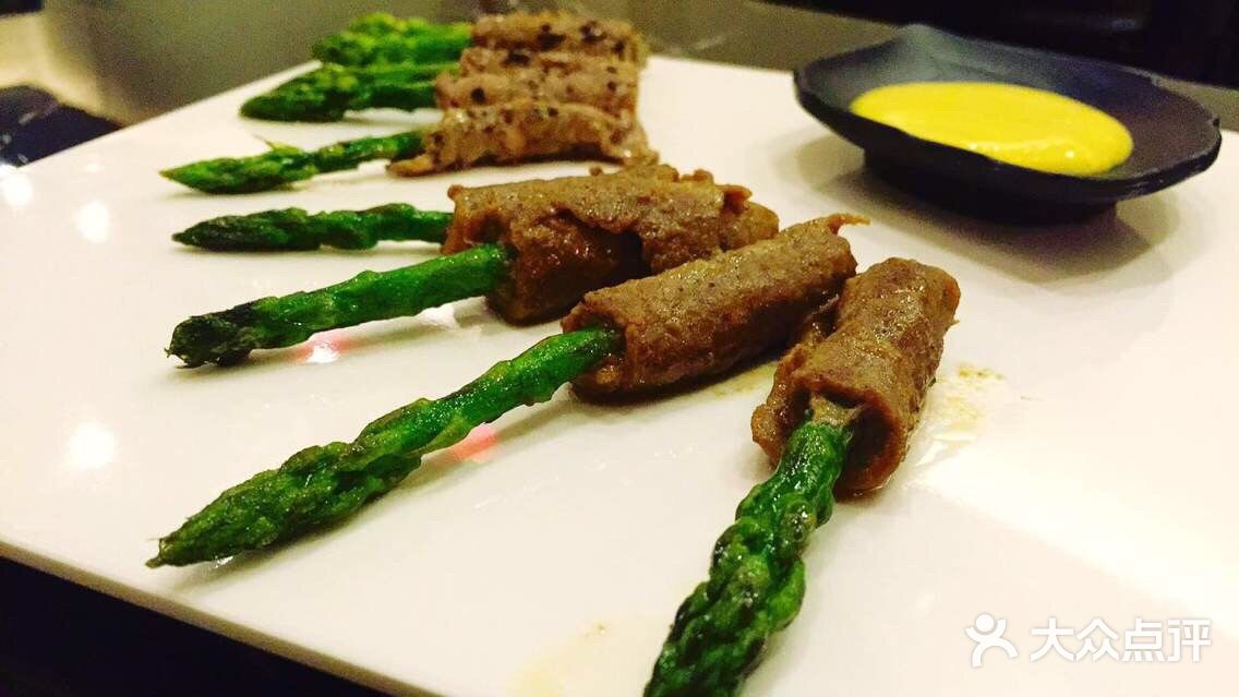  p>牛肉芦笋卷是一道以牛肉250克, a target="_blank" href="/item