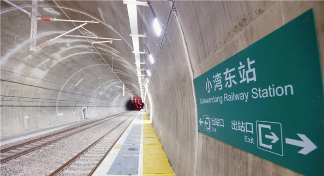  p>小湾东站(xiaowandong railway station)位于中国云南省 a target=