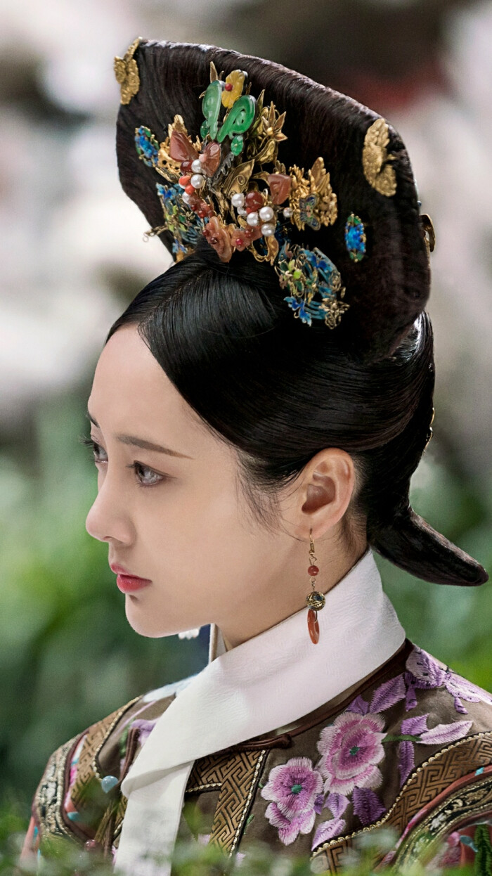 令妃娘娘是电视连续剧《 a target="_blank" href="/item/还珠格格