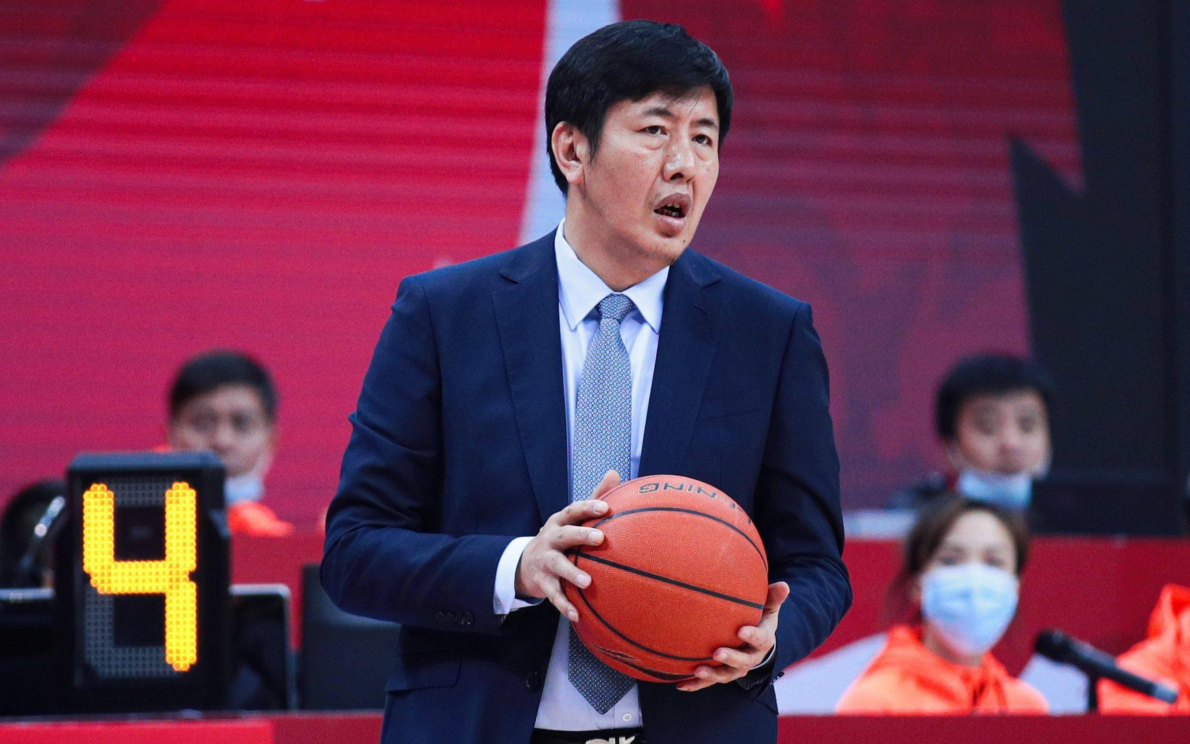 data-id="gnwso6ywgr">丁伟,生于1968年2月12日,身高1米96,中国篮球 a