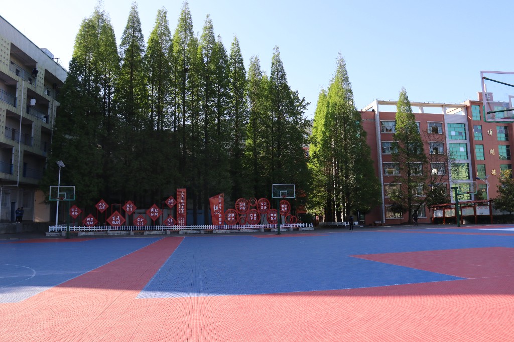  p>贵州省威宁民族中学,创建于1939年10月,是一所大型高级 a target="