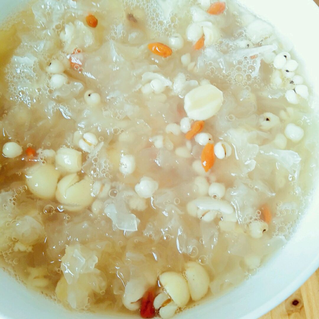 银耳莲子百合