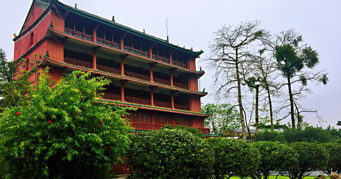  p>镇海楼,又名望海楼,五层楼,位于广东省广州市越秀区越秀山(越秀