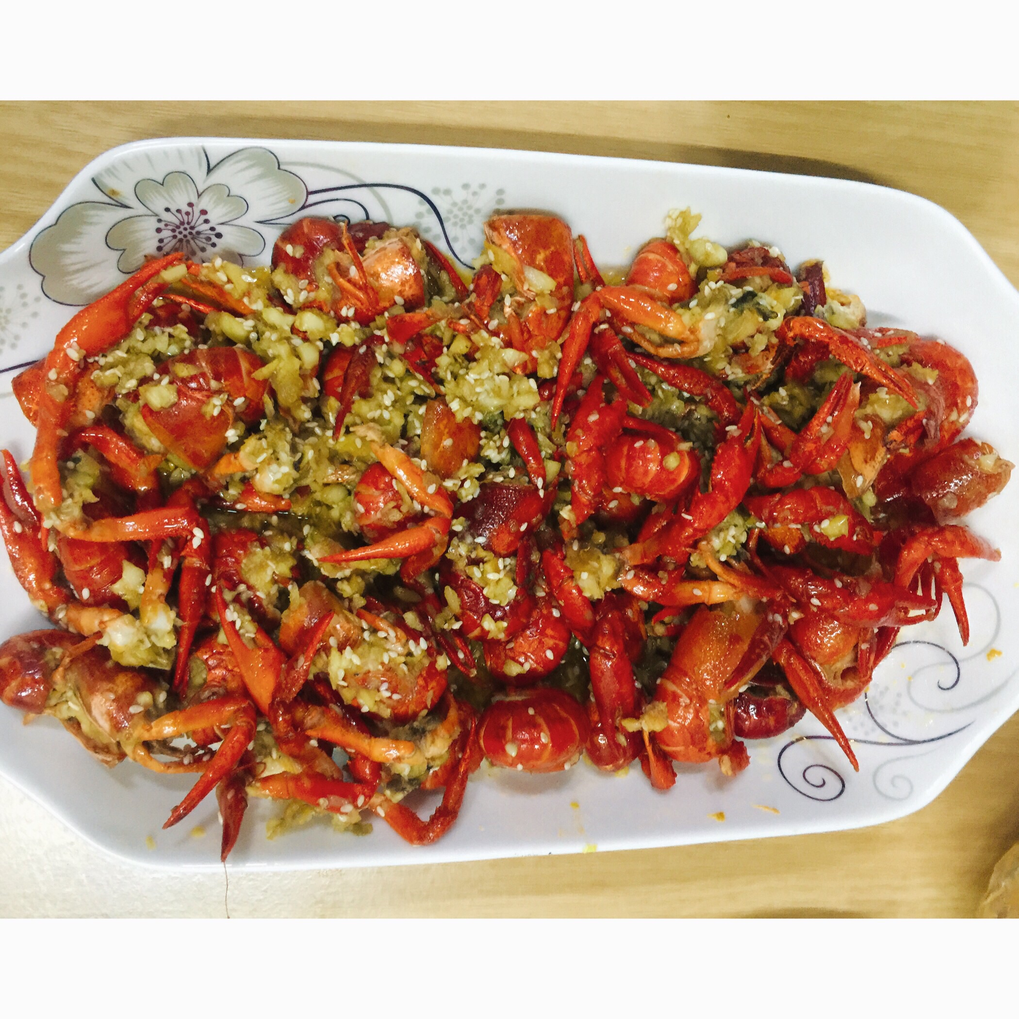  p>金蒜蒸小龙虾是一道美食,制作材料有小龙虾400克,蒜肉等. /p>