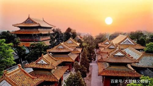 山东孔府，大门的对联有两个错别字，文化的错误？_百科TA说