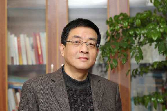  p data-id="gnxagal834">张建雄,出生于1963年10月,江苏宜兴人,1985