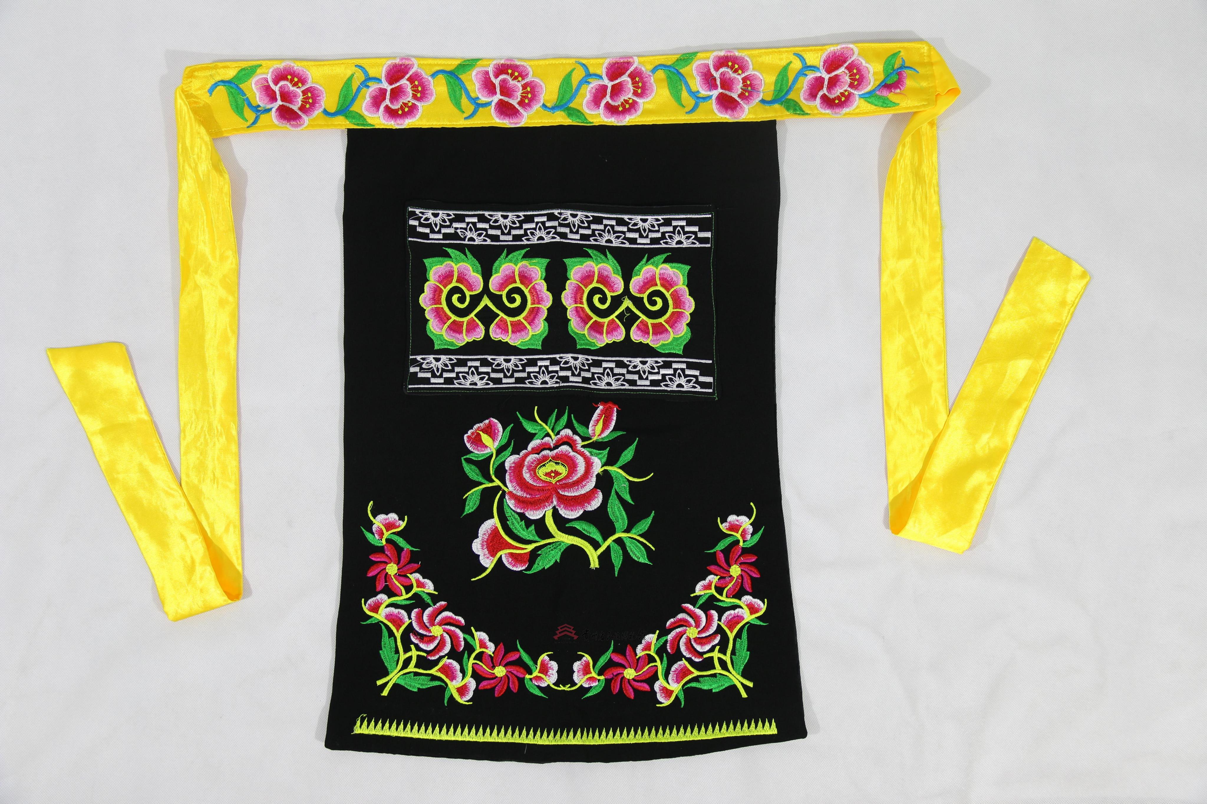 当代江口羌族黑底刺绣花纹围腰