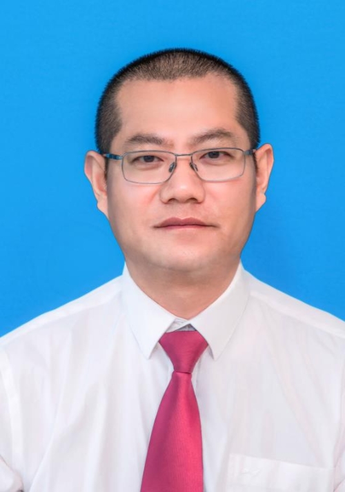  /p> p data-id="tpnzu5getnql">现任浙江省温州市龙湾区教育局党委