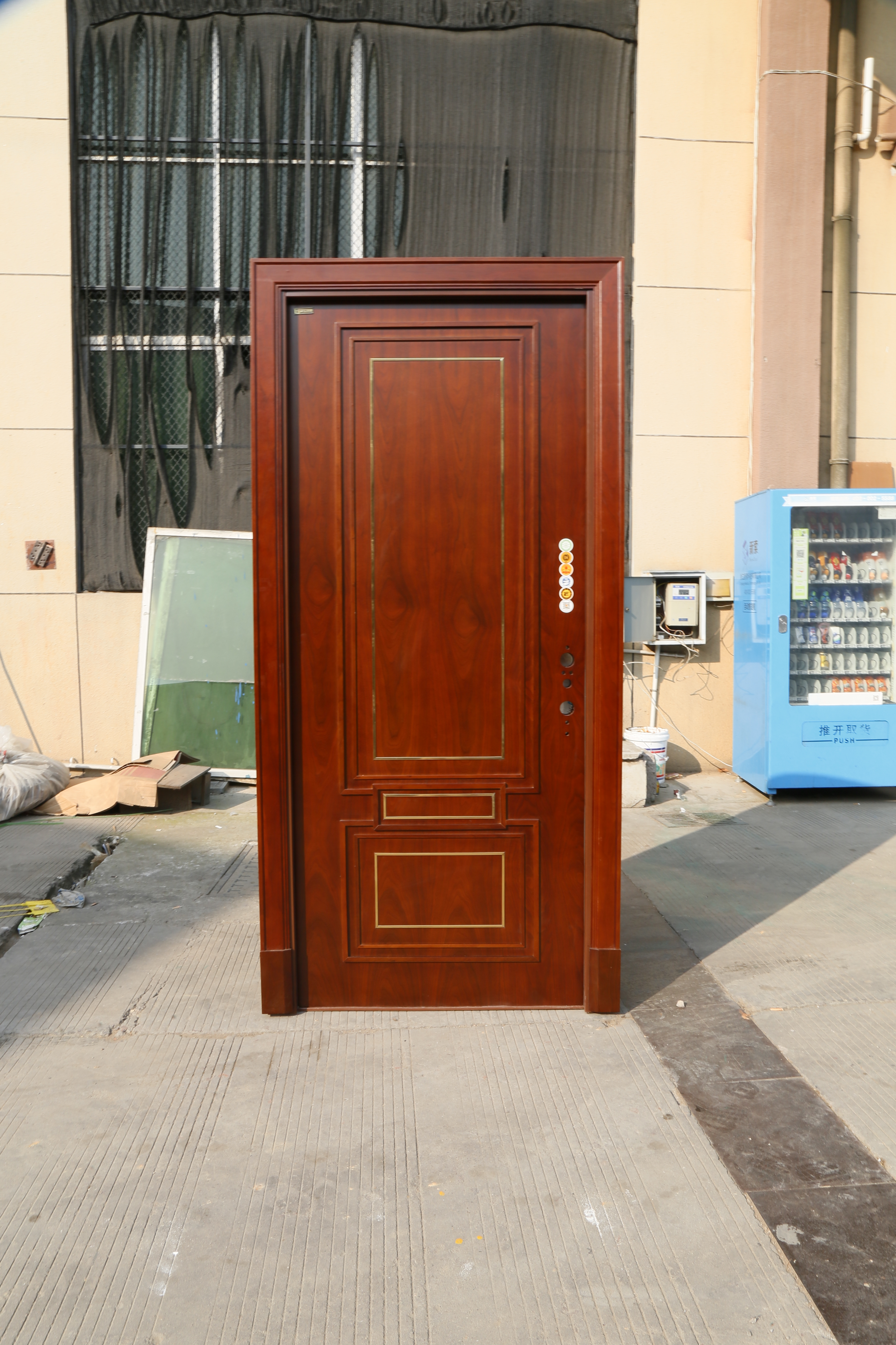  p>索福门业座落于浙江省永康市.