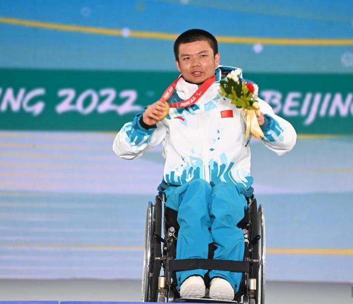 郑鹏,1992年10月21日出生于 a target="_blank" href="/item/福建省