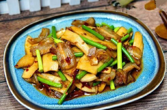 杏鲍菇炒回锅肉