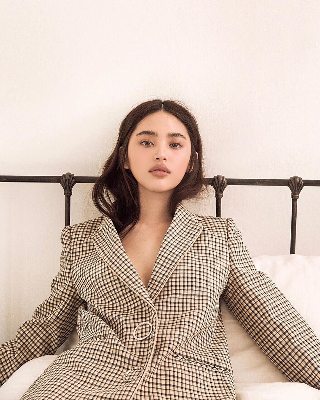 p>永瓦蕾·安尼柏尔(fah),1999年1月16日出生于泰国曼谷市,泰国女演员