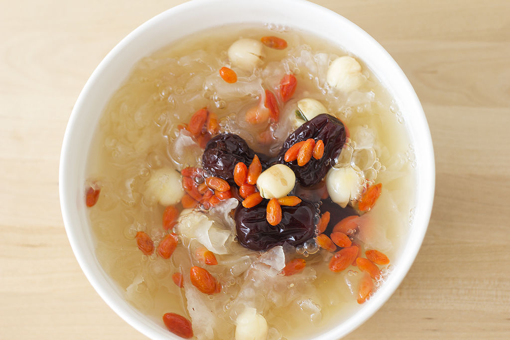 玉米鲜莲子蛋花羹