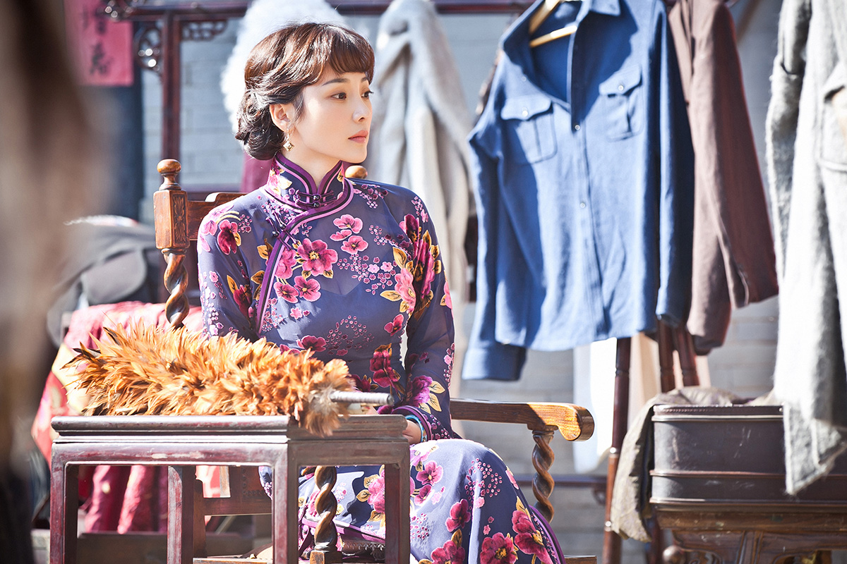  /p> p>2000年,担任广东有线广播电视台信息频道《 a target="_blank"