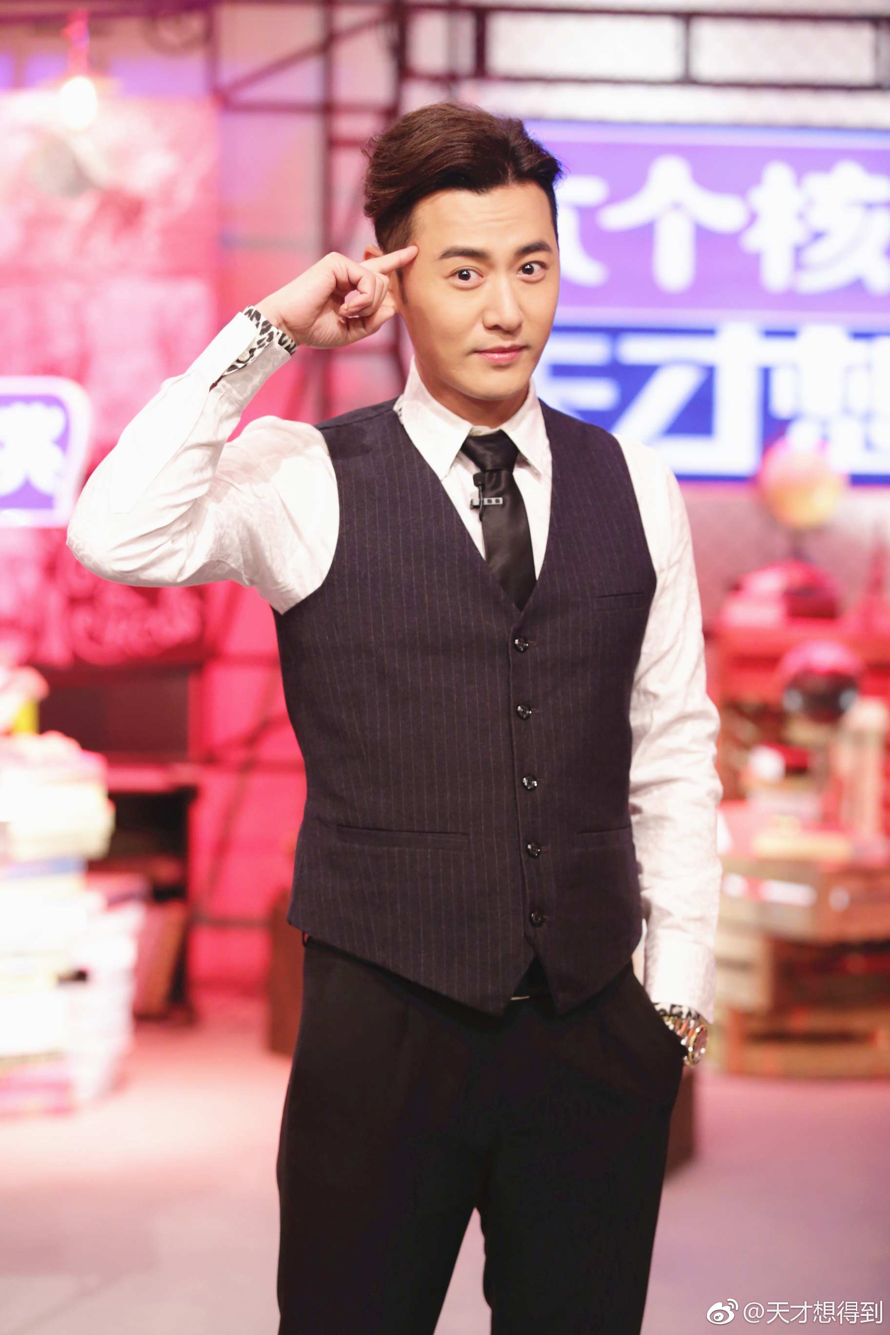  p>魏巍(kk),1983年4月21日生于黑龙江省哈尔滨市,中国内地主持人