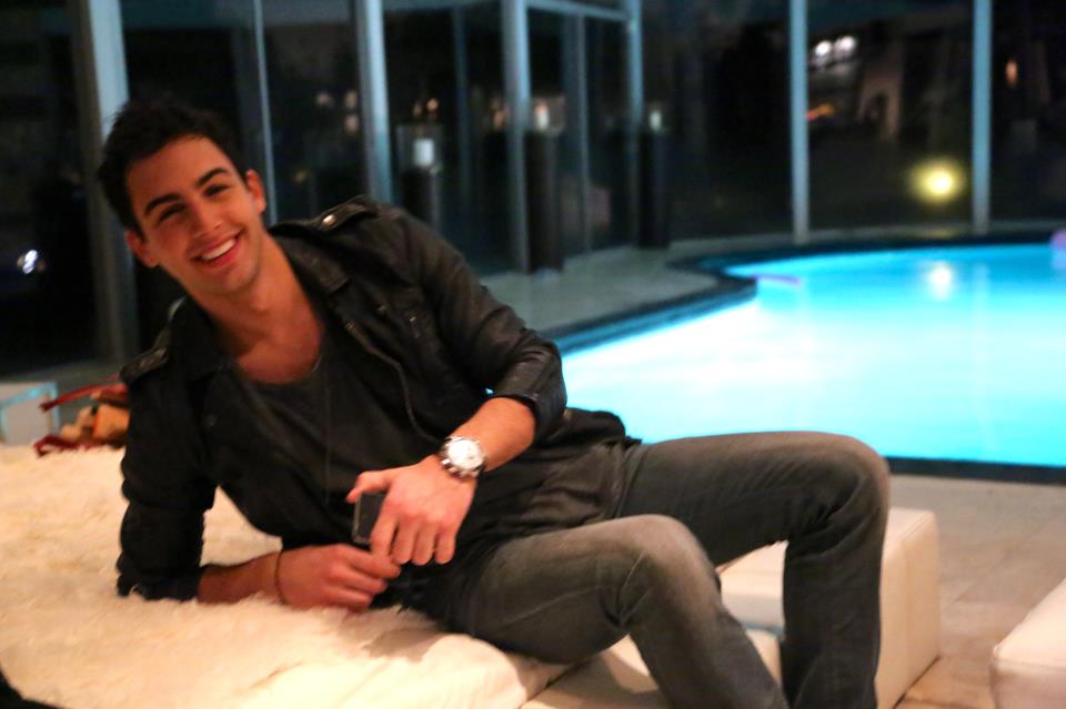  p>达林·赞雅(darin zanyar),1987年6月2日在斯德哥尔摩出生,瑞典