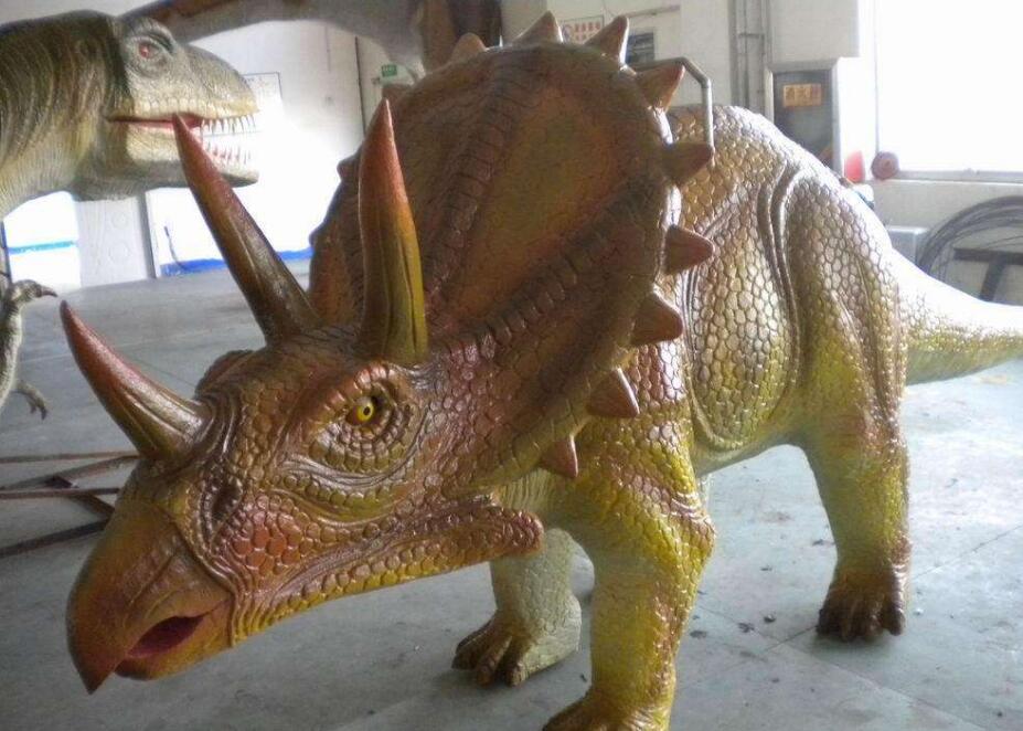 triceratops)亦称 a target="_blank" href="/item/三觭龙/7620712"