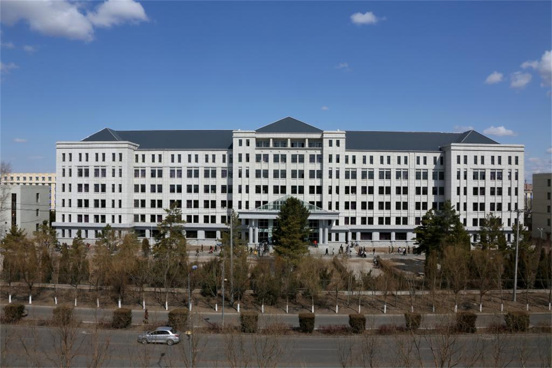  p>白城师范学院是吉林省西部唯一一所省属本科院校,坐落于吉林