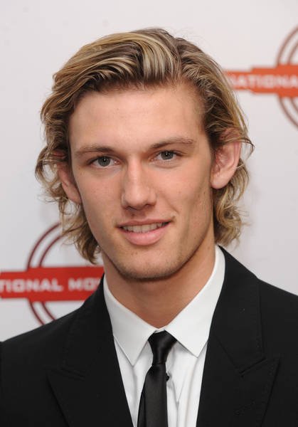  p>亚历克斯·帕蒂弗 i>(alex pettyfer) /i>,1990年4月10日出生于