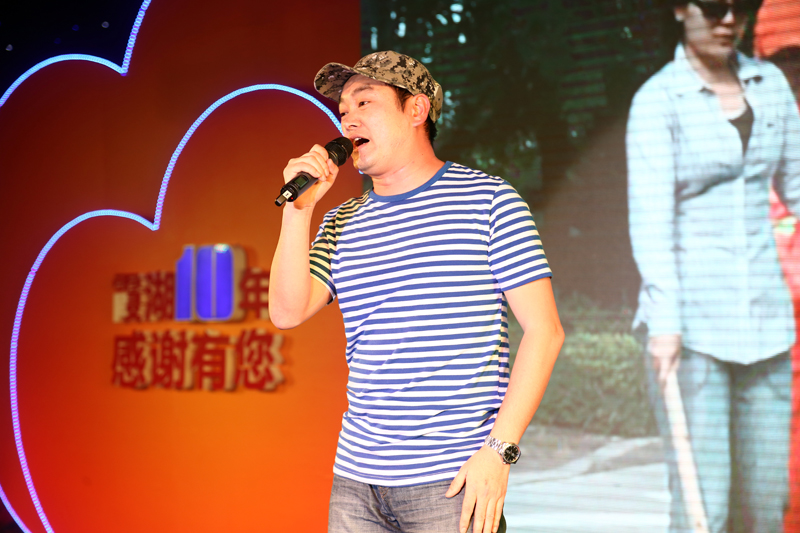  p>大军原名何永军,新一代农民工歌手.