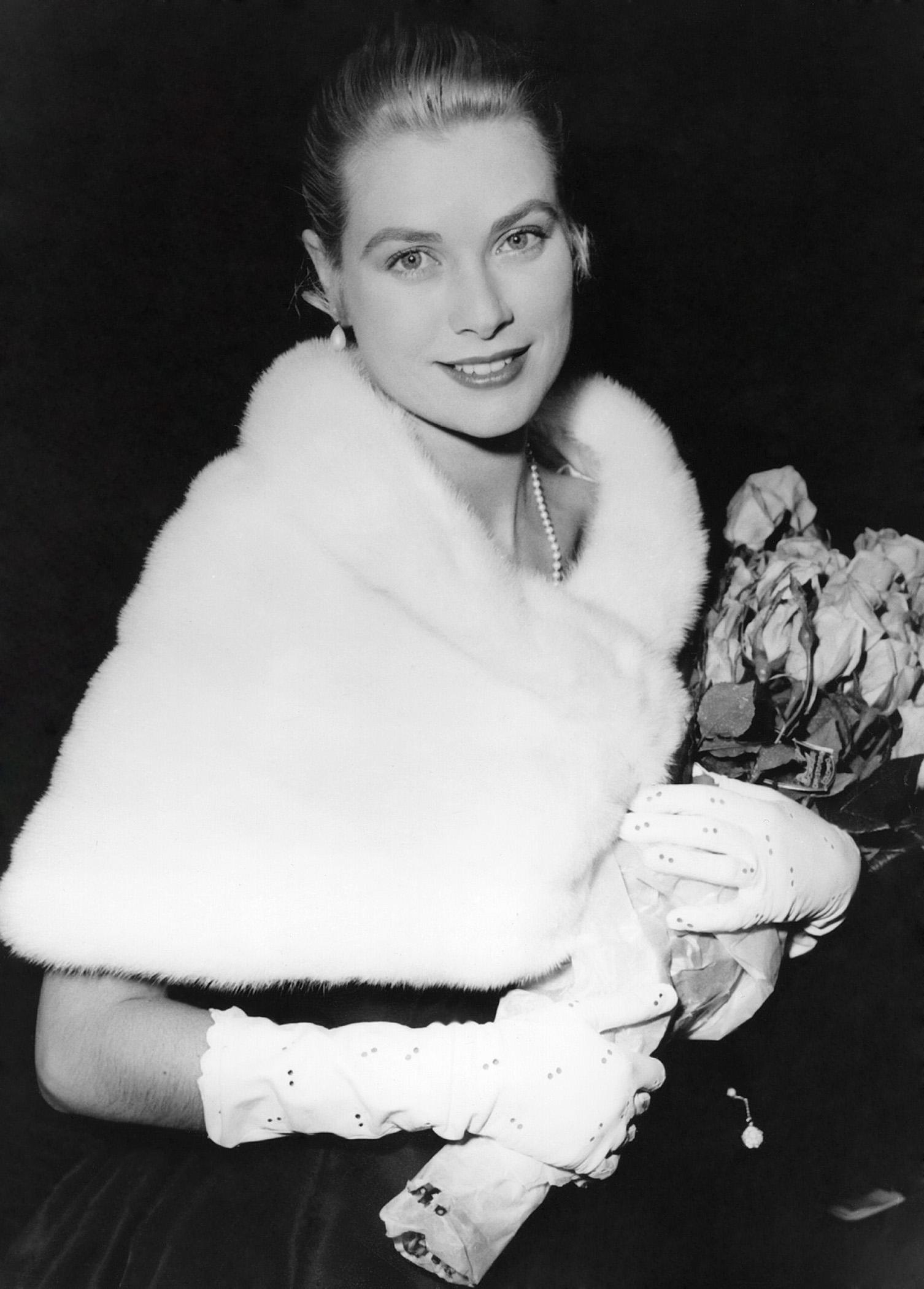  p>格蕾丝·凯利(grace kelly,1929年11月12日―1982年9月14日),出生