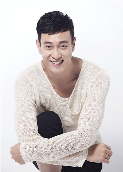 kg9zfa6">李超,1984年2月21日出生于山东省济南市,中国内地影视男演员