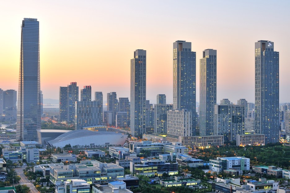 韩语:            ;英语:republic of korea,south korea),简称"韩国"