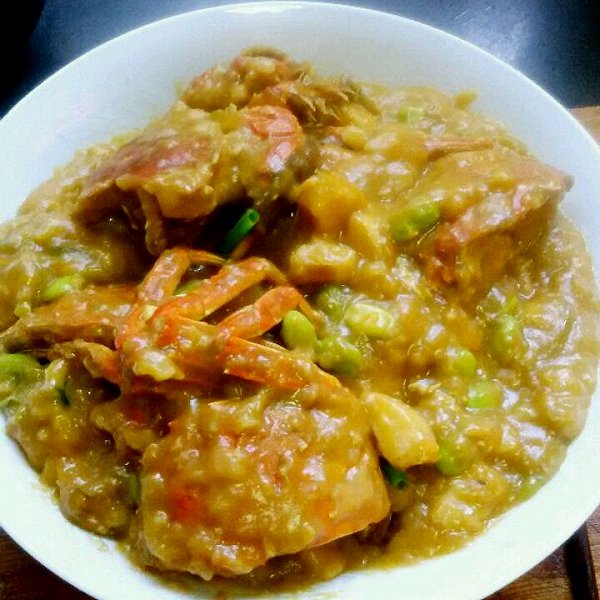  p>面拖蟹是由螃蟹为主要食材,是江南地区一道传统名菜,选用六月黄