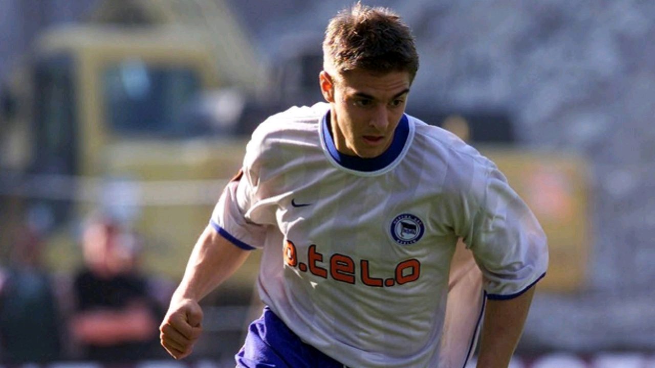  p>塞巴斯蒂安·代斯勒(sebastian deisler),1980年1月5日出生于德国