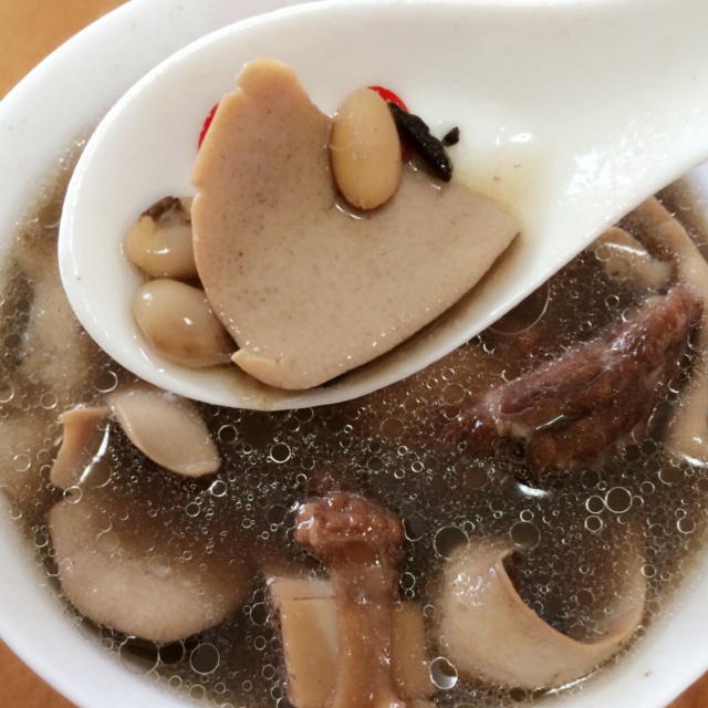 排骨猪肾杜仲汤