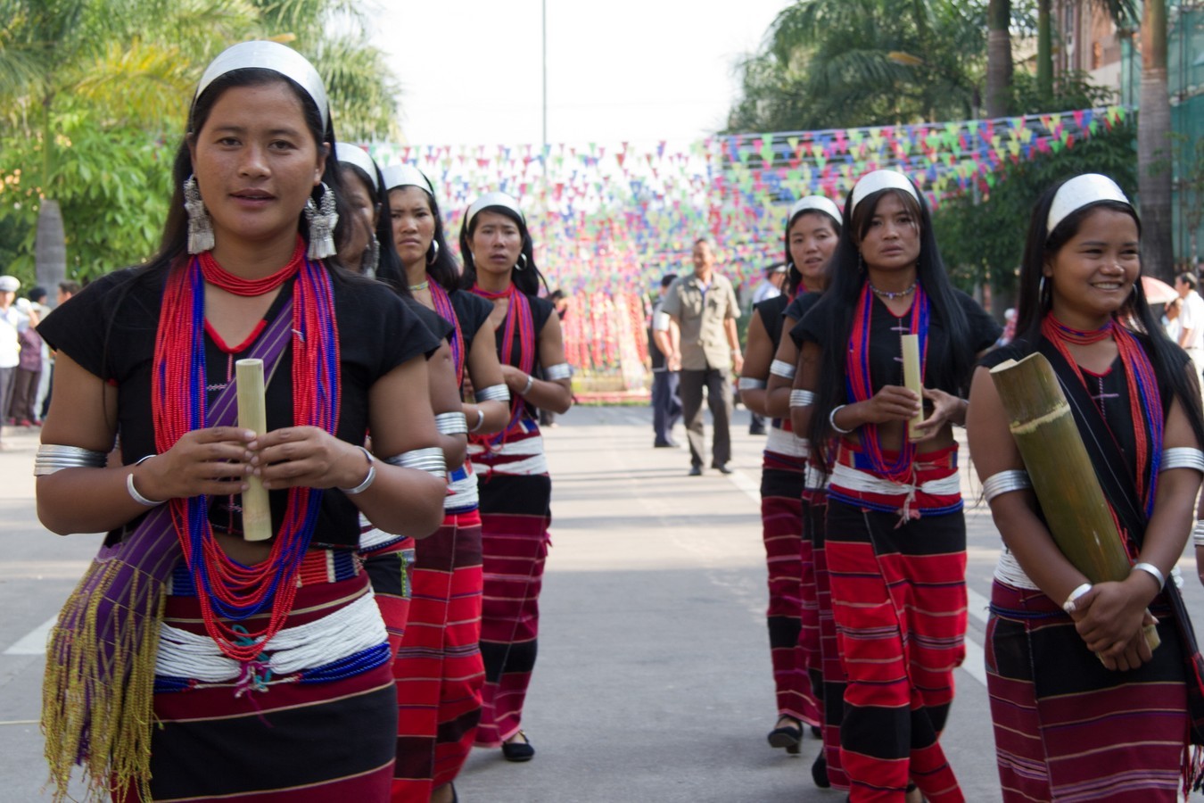  p> b>佤族 /b>,中国,缅甸的少数民族之一,民族语言为 a href="#"