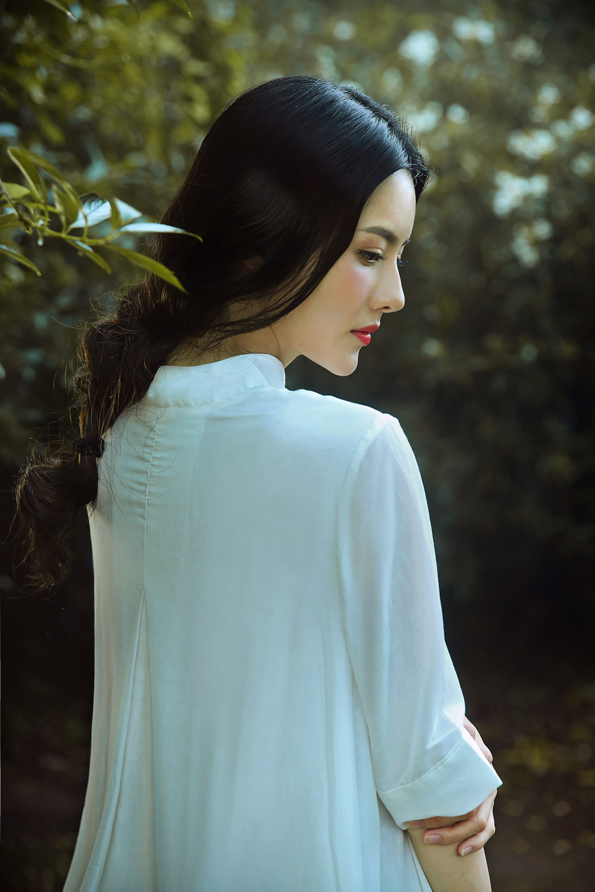  p>张芷溪(zhang zhi xi),本名张熙,1987年10月7日出生于甘肃省陇南市