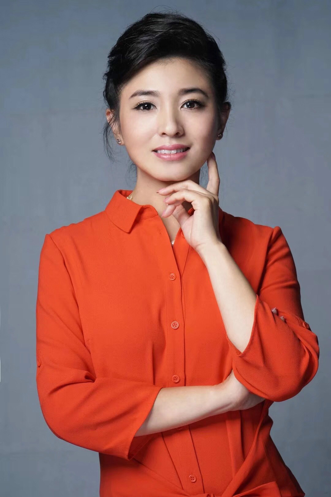  p data-id="go03xqykt7">翟毓红 ,女,获得中国播音主持金话筒奖,全国