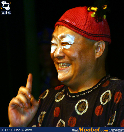  p data-id="gnwuknxiv7">湖南笑星碰碰胡,原名胡建林,中国影视演员.