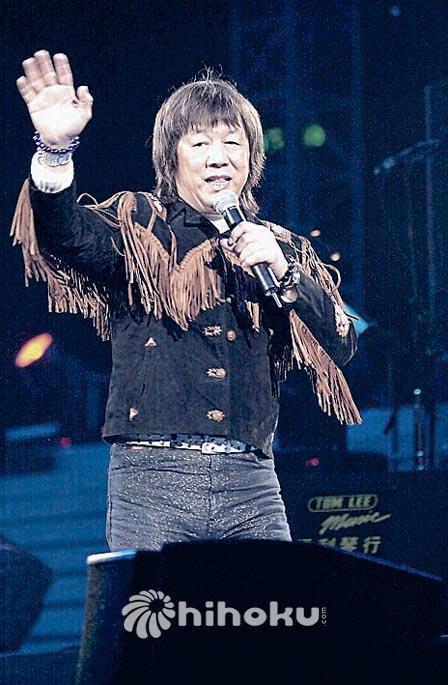  p>许冠英出身邵氏训练班,后与兄长许冠文及弟弟许冠杰合作一同演出一