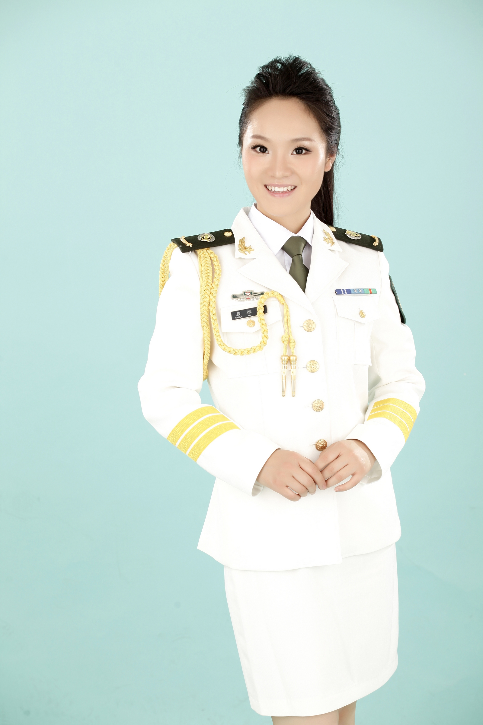 曾参加《如梦如歌——红色经典梦鸽个人演唱会》,代表作品《又唱浏阳