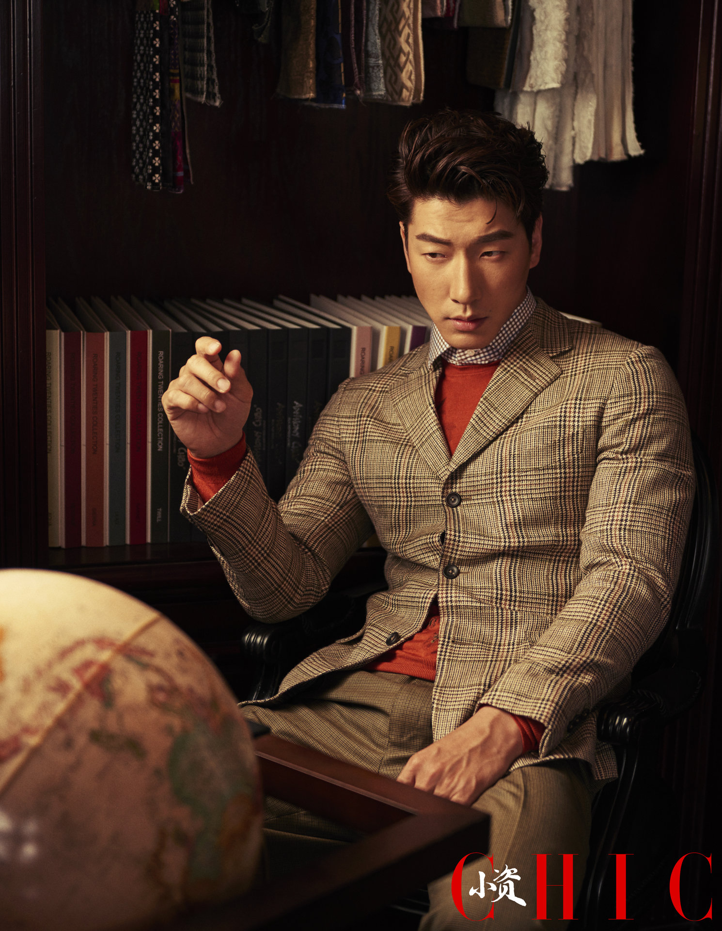 p>张亮(sean),原名张振锁,1982年3月26日出生于北京市,华语影视男演员