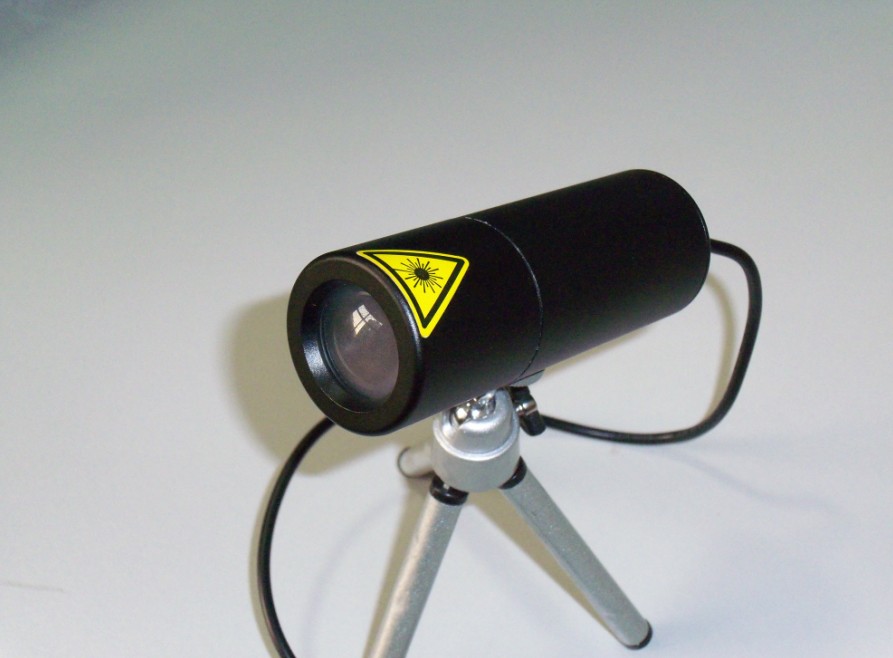  p>激光,最初中文名叫做"镭射","莱塞",英文名叫做laser,意思是"受激