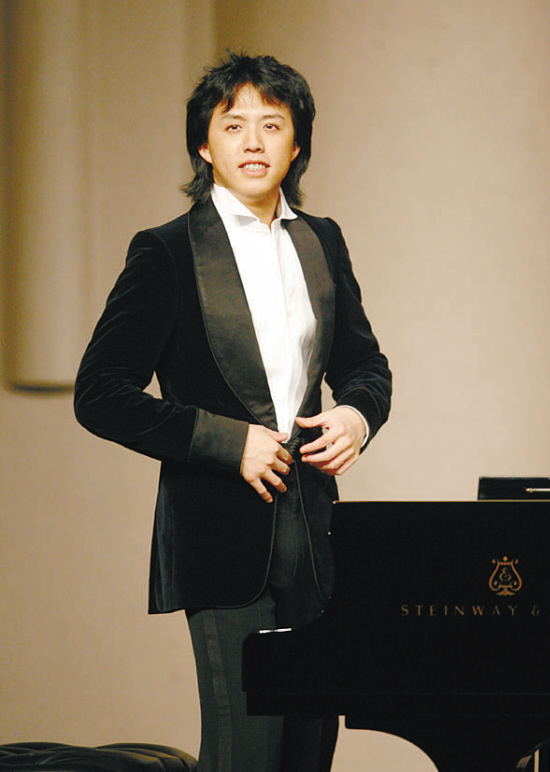  p>李云迪(yundi),1982年10月7日出生于中国重庆,钢琴演奏者.