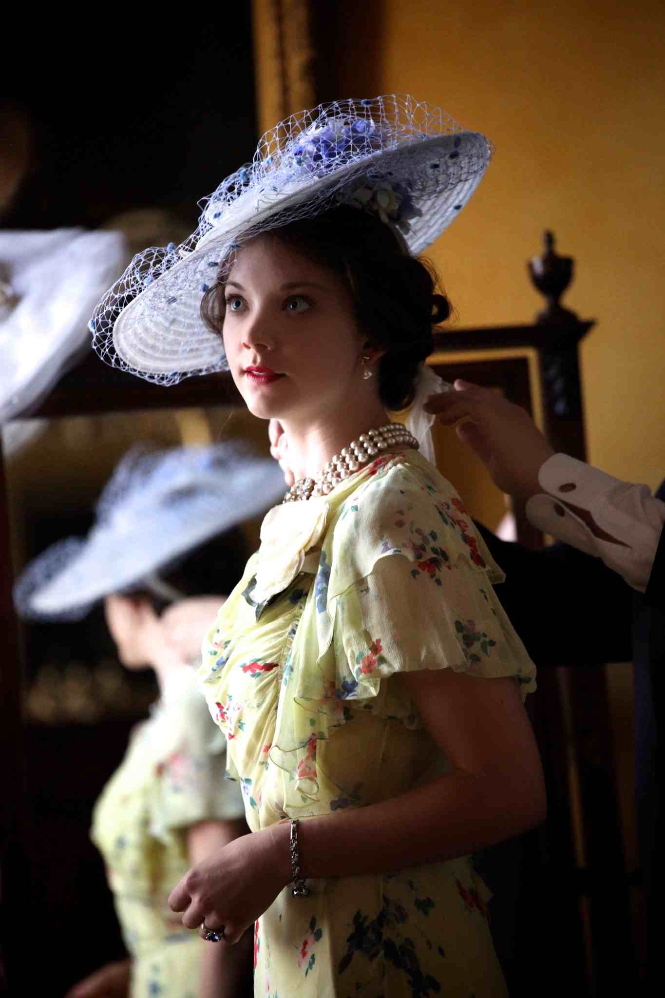 多默尔(natalie dormer),1982年2月11日出生于英国伯克郡,英国演员