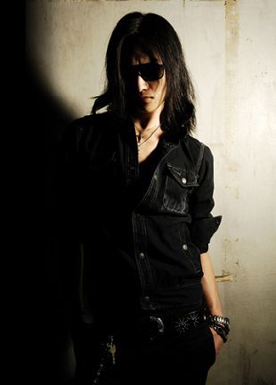 ld4n21">toshiya,原名:hara toshimasa,日本乐队dir en grey的贝司手