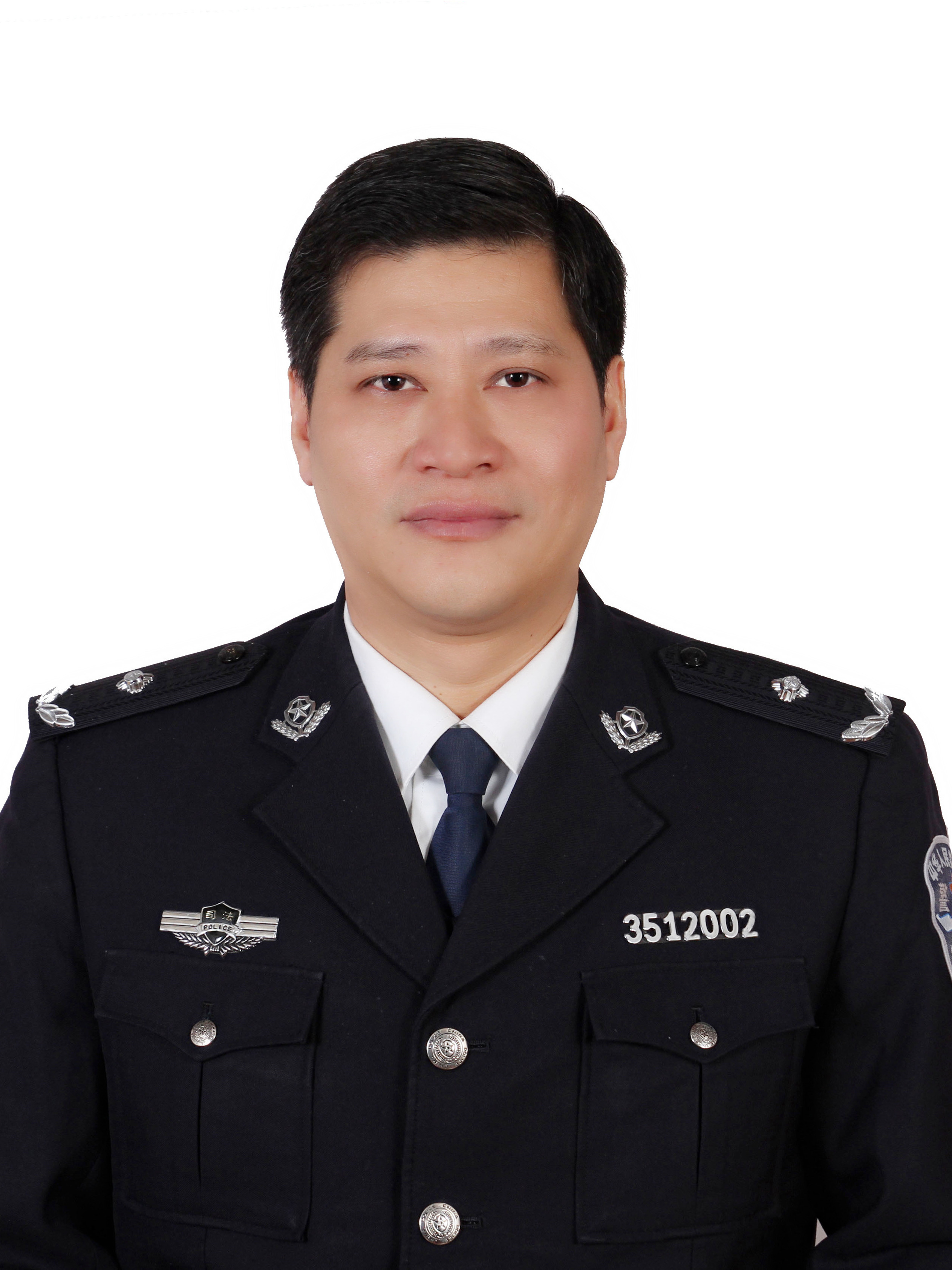 1971年出生,中共党员,中央党校在职研究生学历,三级警监警衔