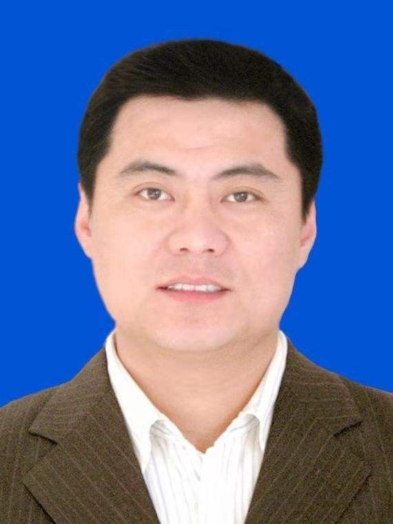  p>马俊广,男,汉族,安徽阜南人,1976年出生,1994年7月参加工作,大学