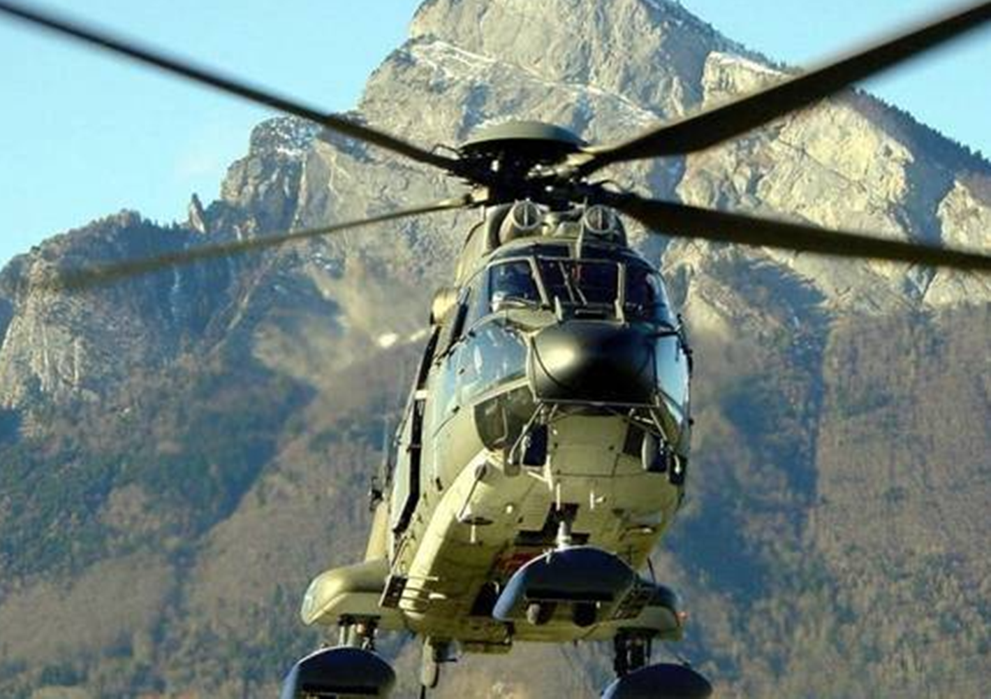 法国宇航sa330美洲狮直升机