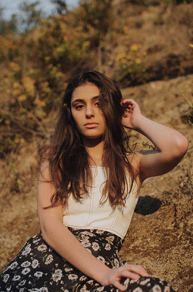 亚思敏·弗莱彻,出生于2002年3月1日,演员