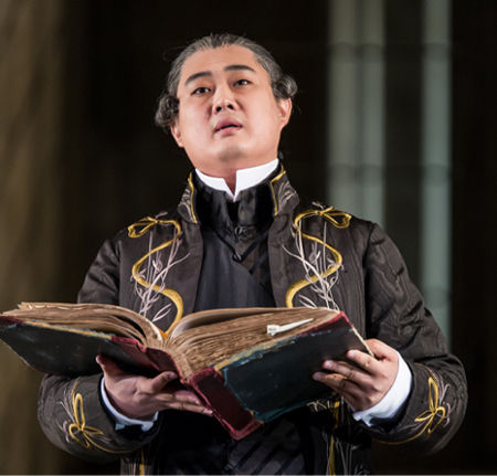 e7e9">沈洋,著名 a target="_blank" href="/item/低男中音/2131606"