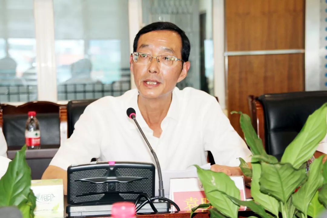 袁晓林,广安爱众董事.