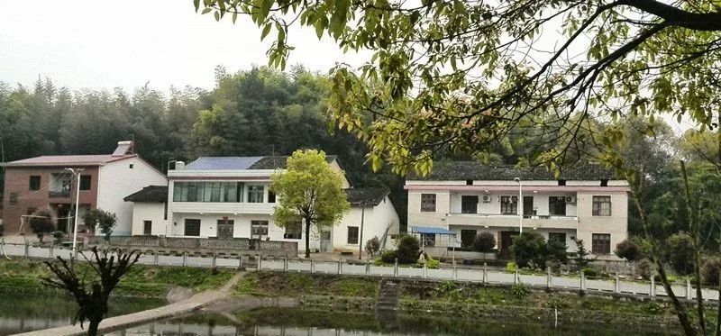  p data-id="gnzydd6w8g">白水镇,隶属于湖南省岳阳市汨罗市,地处 a