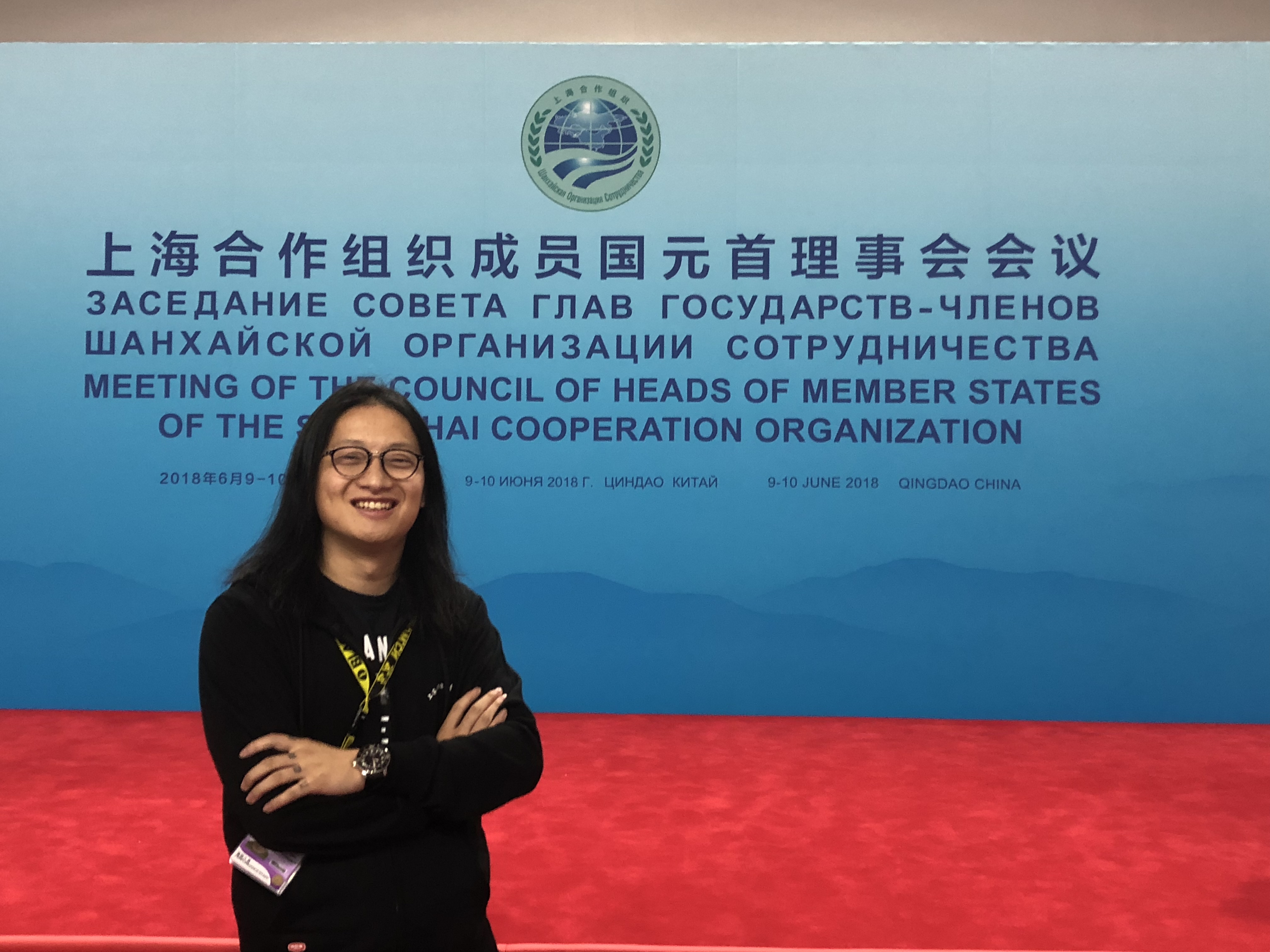 data-id="gnav07csbv">王志鸥,2010年创立以创造力为驱动的公司黑弓